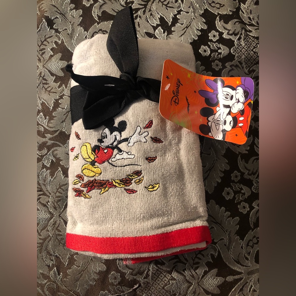Mickey Mouse Fall Hand Towel Set